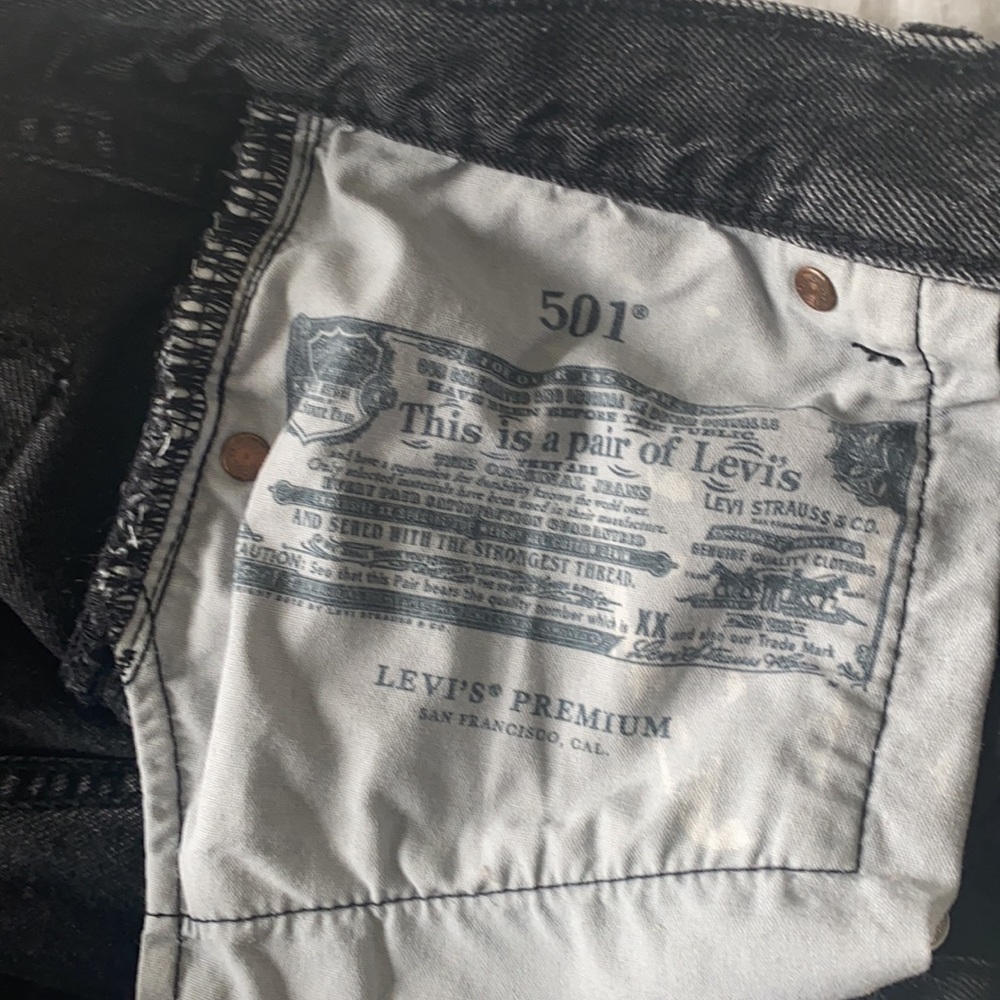 Levi 501 Shorts - Picture 7 of 7